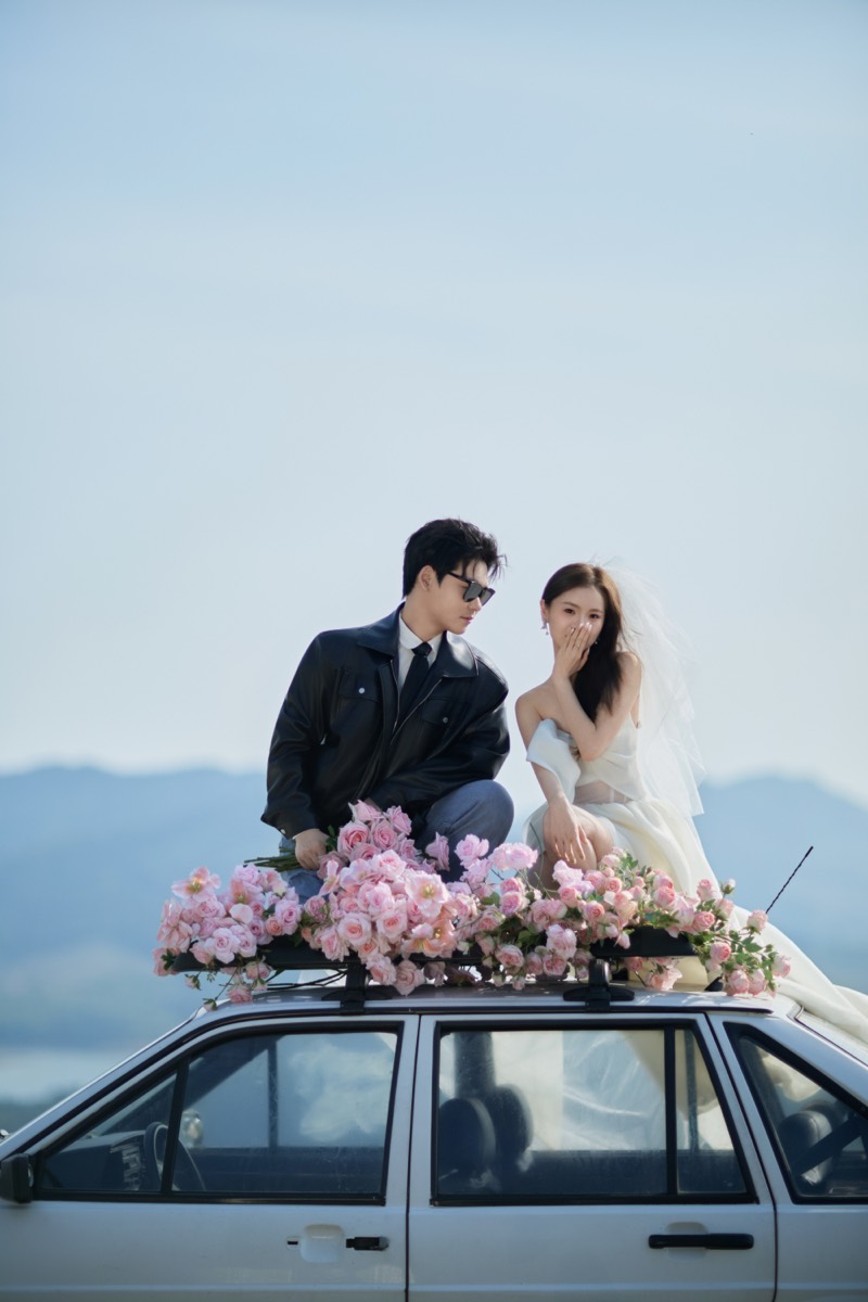 公路婚纱照 · 车顶花海合影